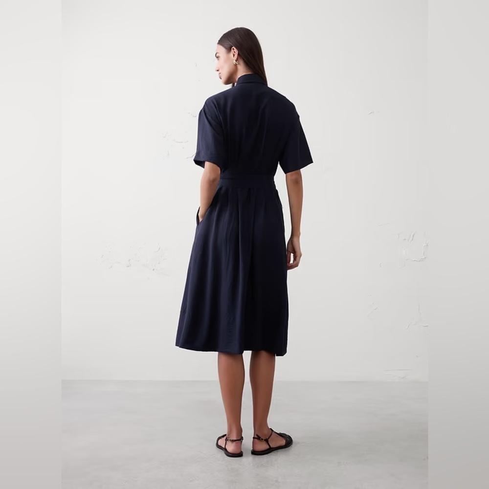 NWT! Banana Republic Navy Pleated Midi Shirtdress - Size XL 🎻 - Picture 2 of 5